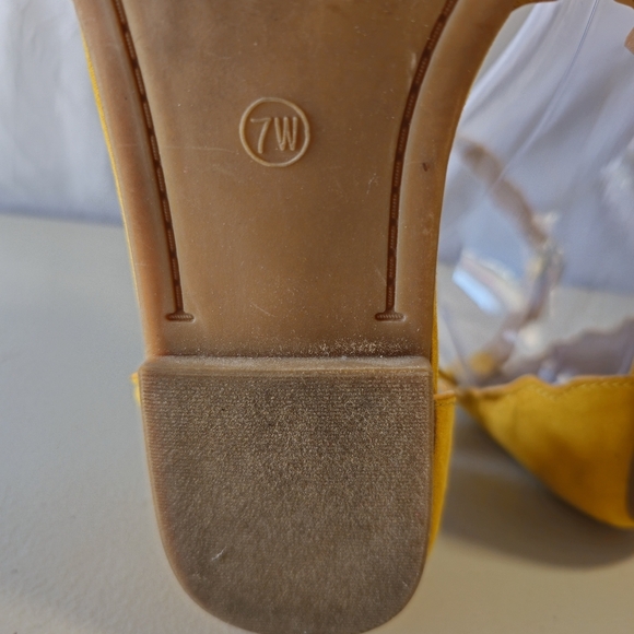 Torrid Mustard Yellow Ankle Strap Women's Flats Size 7 Wide - Picture 7 of 8